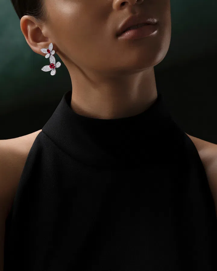 GRAFF Butterfly white gold earrings with diamonds and ruby 