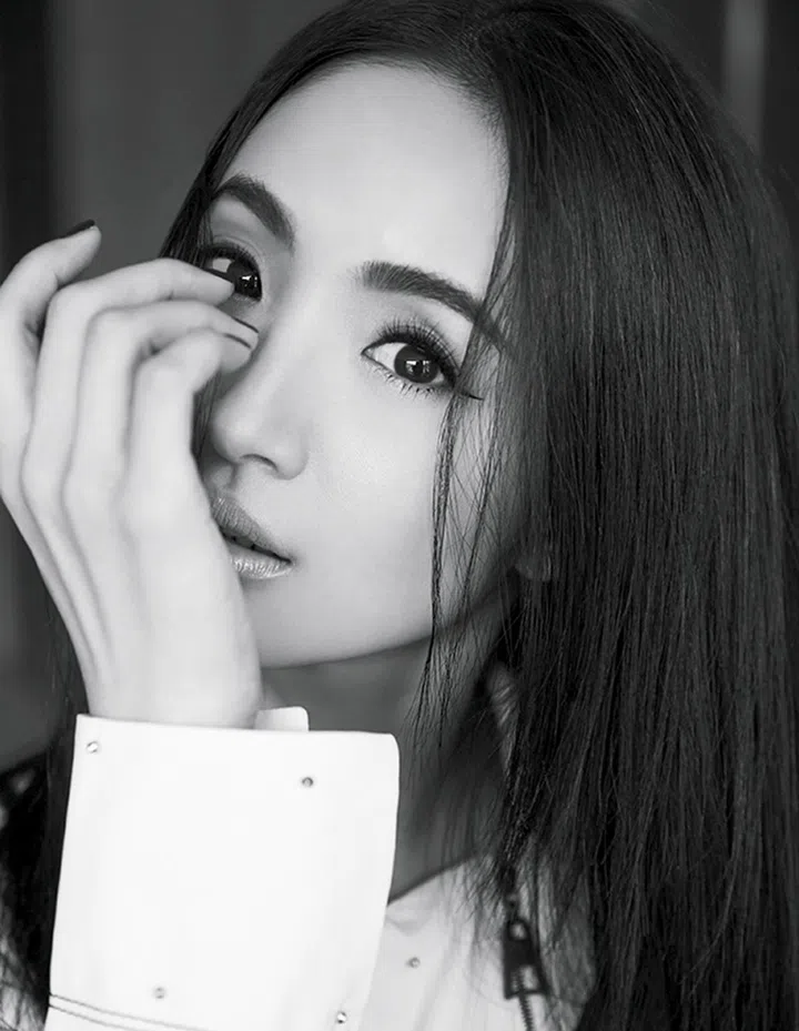 Louis Vuitton缀饰丝绸衬衫、绉绸连衣裙