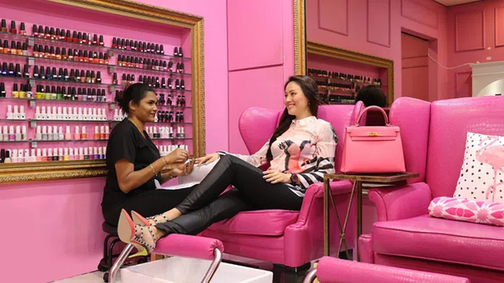 Pinklestar Wendi chan Pink Parlour