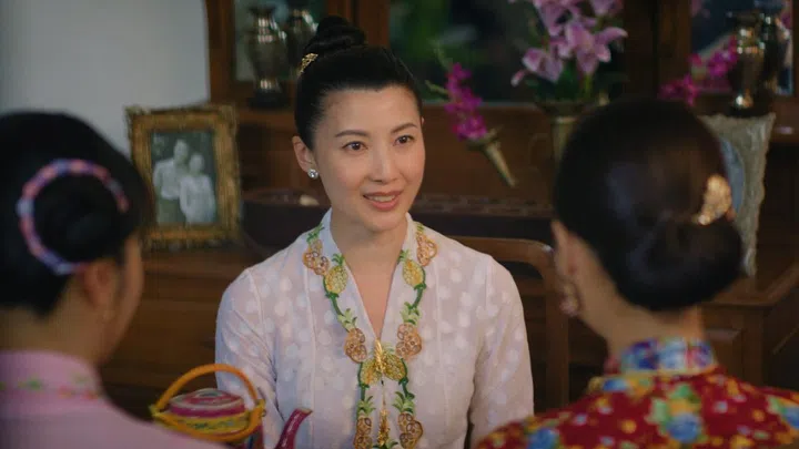 “山本月娘”这个角色深入民心，即便本季只是客串，但她一出场马上勾起大家对第一季《小娘惹》的回忆。（图：Mediacorp提供）