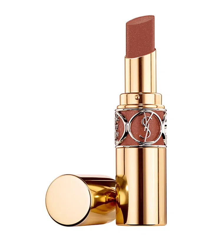 YSL BEAUTY今年“火辣”推出的Burning Chilis唇膏系列，包括裸褐色、夕阳色等多种不同以往的色调，容易搭配且润唇，农历年又有更多的选择啦！