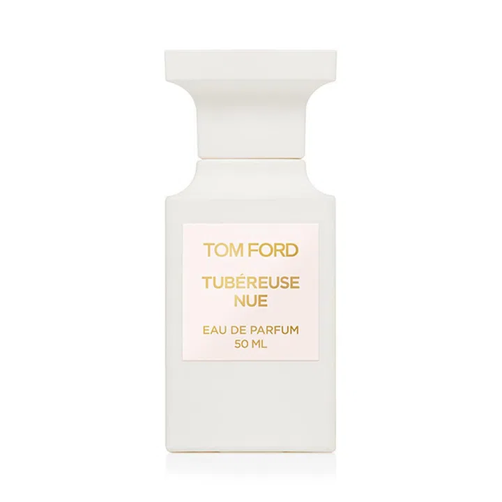 TOM FORD Private Blend 高端香水系列再添新香！只在午夜盛开的晚香玉也被称为“夜晚的情人”，白天显得娇嫩，晚间却散发馥郁迷人的香氛。 Tubéreuse Nue选用了新鲜的晚香玉花瓣搭配茉莉花，并加入可可和安息香点缀，最后再加入麂皮和麝香，性感而诱人。
