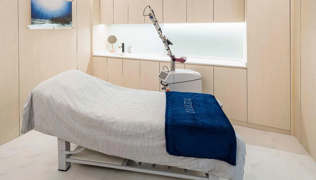 新加坡脸部、头部、美甲及各类美容护理