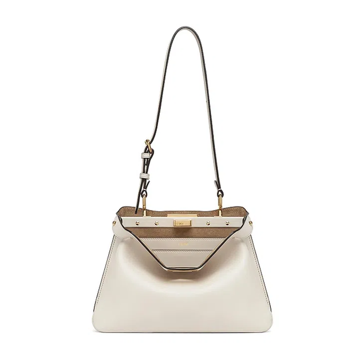 推荐：FENDI Peekaboo Soft小型皮革肩袋 $6,590