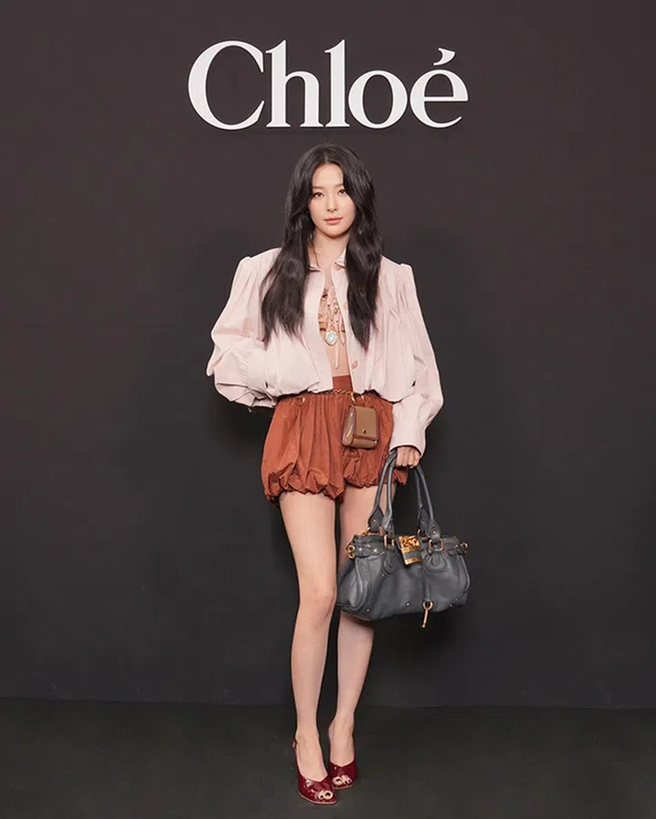 姜涩琪 Chloe