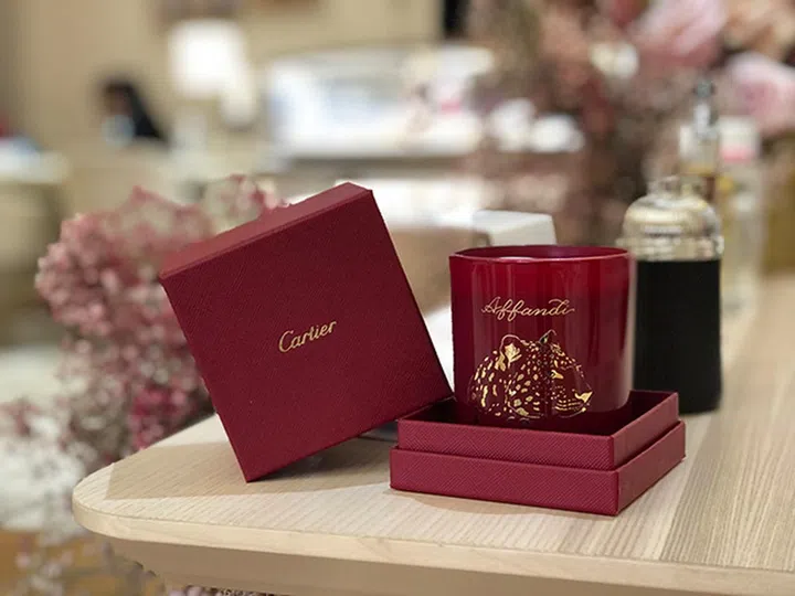 为法国品牌Cartier提供的镌刻服务