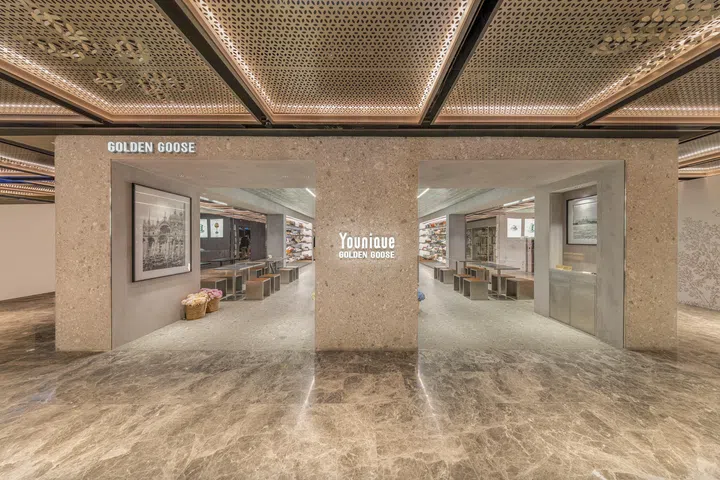 位于Paragon的Golden Goose专店的Younique Café