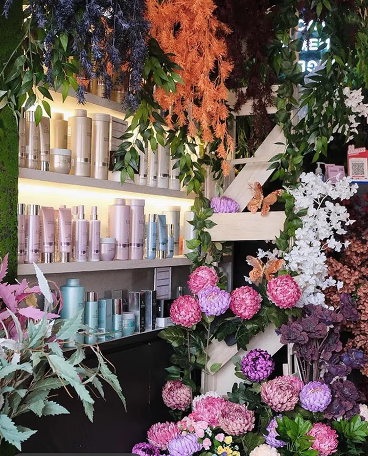 图 Heartlight Hair Studio Facebook