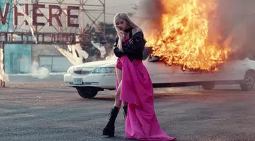 Blackpink Rose MV On The Ground Fashion Looks Outfits Designer 时尚 设计师 品牌 穿搭 造型