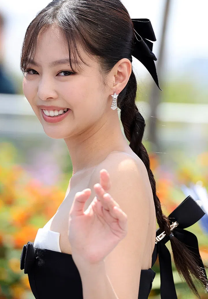 CANNES, FRANCE - MAY 23: Jennie Ruby Jane attends "The Idol" photocall at the 76th annual Cannes film festival at Palais des Festivals on May 23, 2023 in Cannes, France. (Photo by Andreas Rentz/Getty Images)