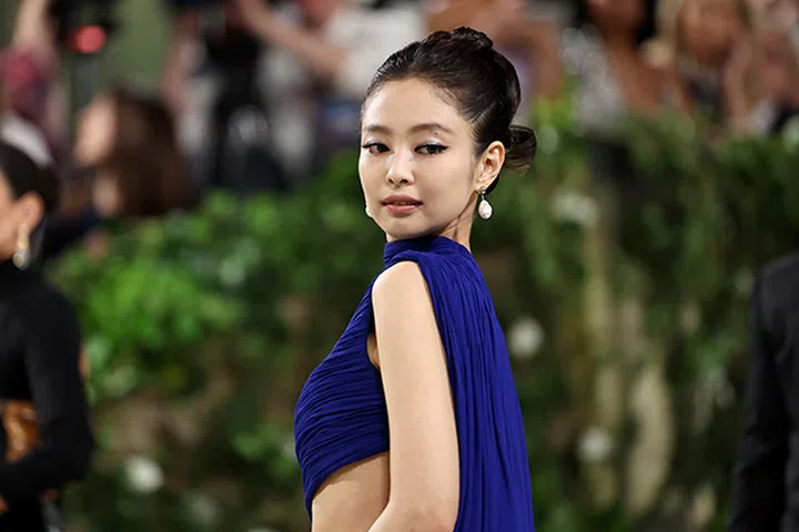 NEW YORK, NEW YORK - MAY 06: Jennie Kim attends The 2024 Met Gala Celebrating "Sleeping Beauties: Reawakening Fashion" at The Metropolitan Museum of Art on May 06, 2024 in New York City. (Photo by Jamie McCarthy/Getty Images)