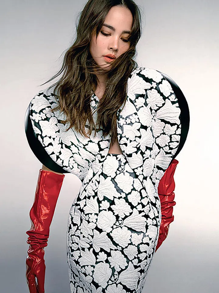 URASSAYA SPERBUND (YAYA) 泰国女星