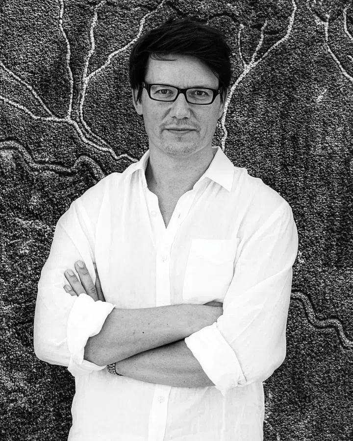 西班牙艺术家Álvaro Catalán de Ocón联手加纳编织社群Baba Tree创作作品 