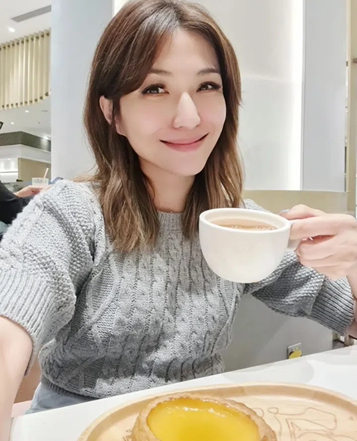 赖怡伶（Vivian Lai）