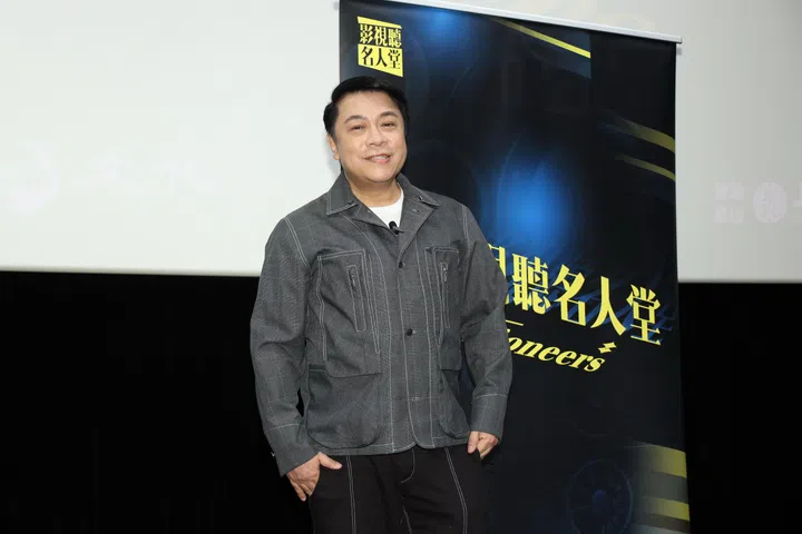 蔡康永陪小S出席2025年金钟奖颁奖典礼。