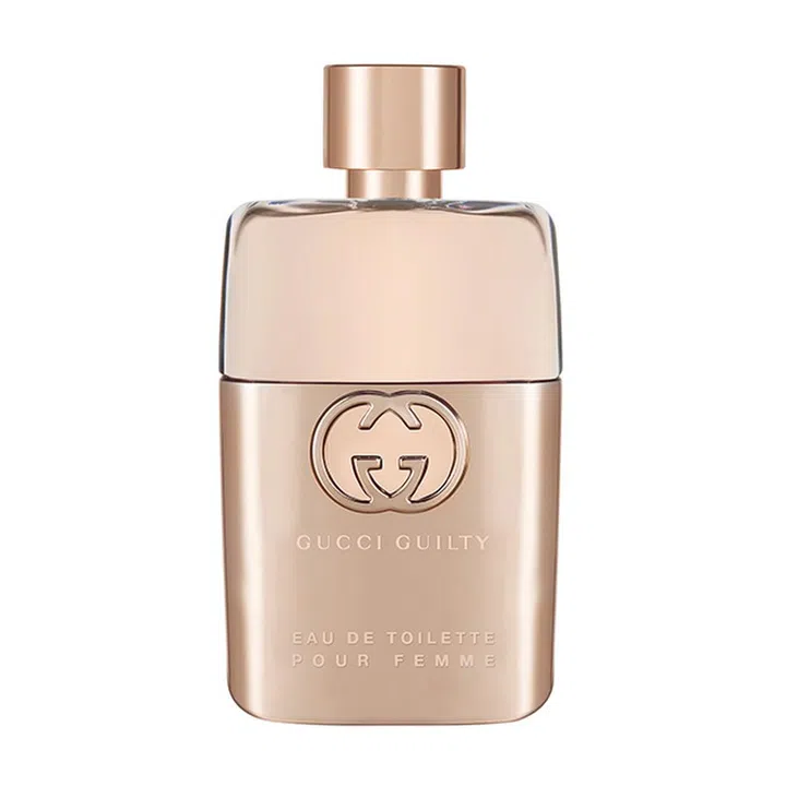 经典的Gucci“罪爱"香氛换上新包装；瓶身以更柔美的玫瑰金色出击，外盒也改以高雅的全黑色包装。其东方花香调混合粉红玫瑰、紫丁香和广藿香等成分，营造出馥郁而精致的香气。