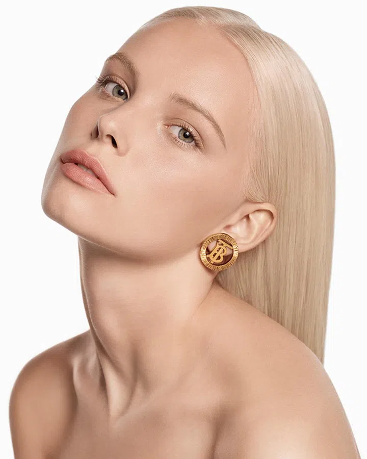 Burberry Beauty matte glow foundation气垫粉底