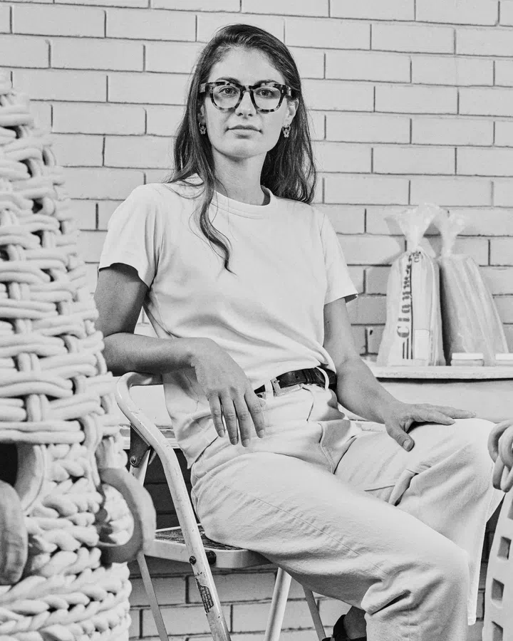 津巴布韦陶艺家Xander Somers以作品回应过度消费与女性劳动等议题 