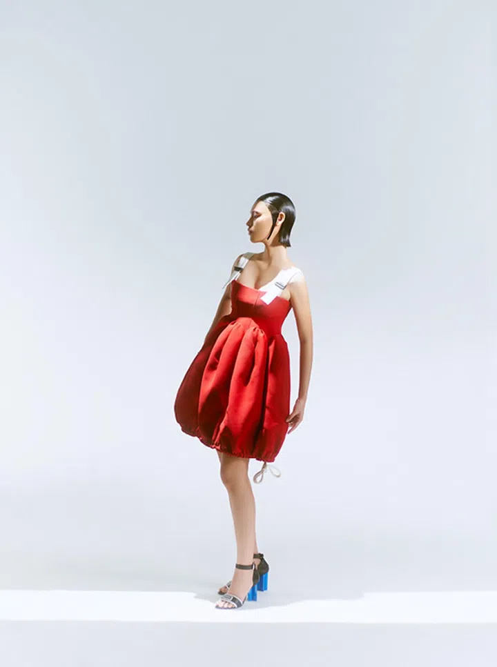 Louis Vuitton Cruise 早春 2022 See You In Space Fashion Editorial Sponsorship Spread 6