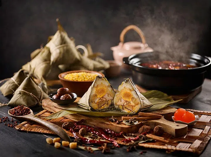 Holiday Inn Singapore Atrium - Mala Chicken Dumpling with Dried Scallops
