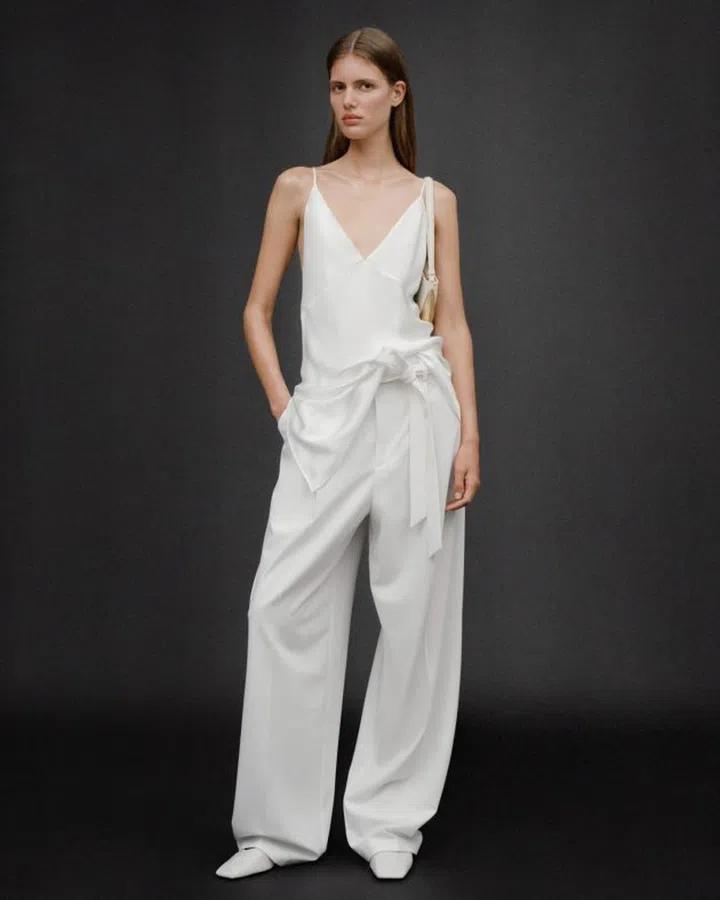 Zara 50周年系列吊带上衣 $119，长裤 $99.90，手袋 $65.90，低跟皮革穆勒鞋 $99.90