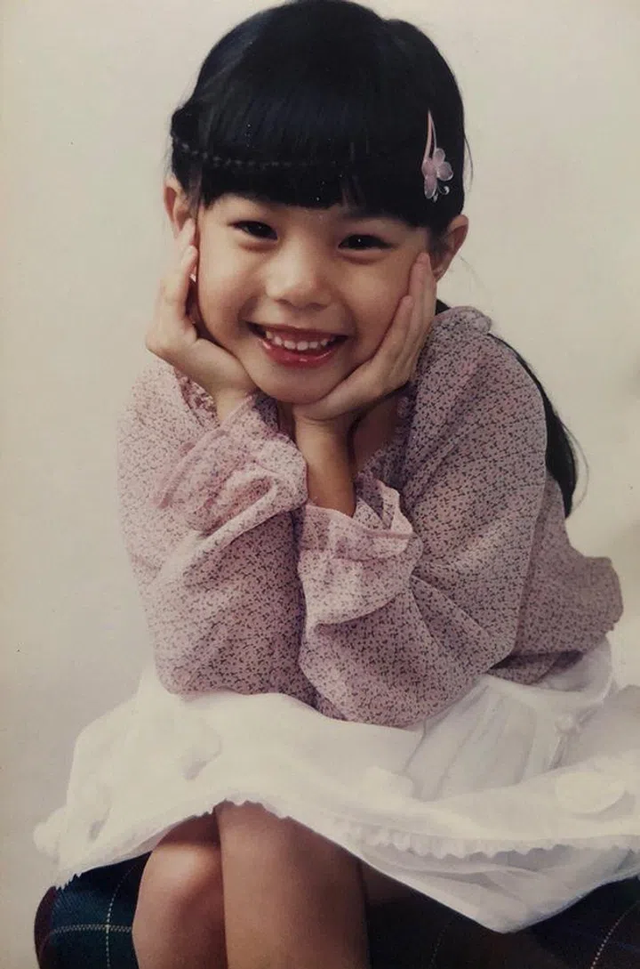 芳榕 Fang Rong 童年照 小时候