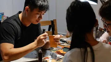 Crafune leather workshop 皮革手工
