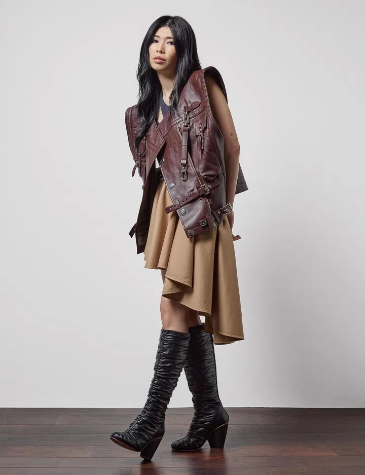 Louis Vuitton 外套、裙子与长靴