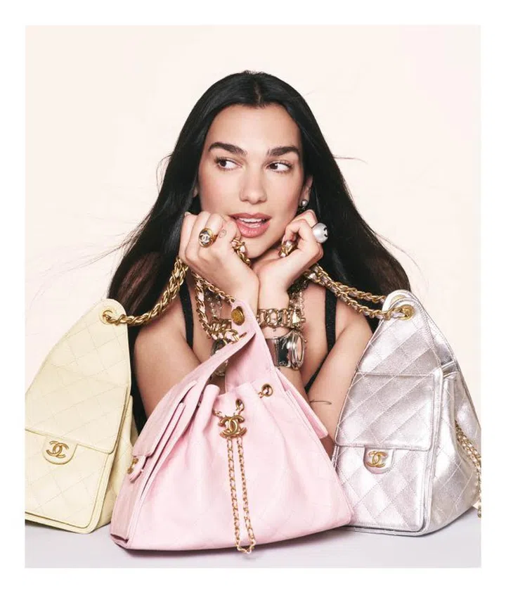 Dua Lipa演绎的Chanel 25形象广告 （图 Chanel / 摄影 David Sims）