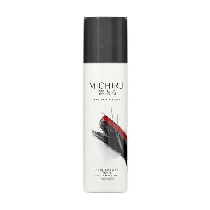 来自日本的护发品牌Michiru，推出的一系列抗脱发产品中就包括这款适合天天使用的抗脱发精华。当中所有成分皆严选自日本，独特的“多脚式”按摩棒头设计，只要贴着头皮按压，就能将精华挤出。冰冰凉凉的触感，用在油腻的头皮上感觉特别轻爽，小编相当推荐哦！
