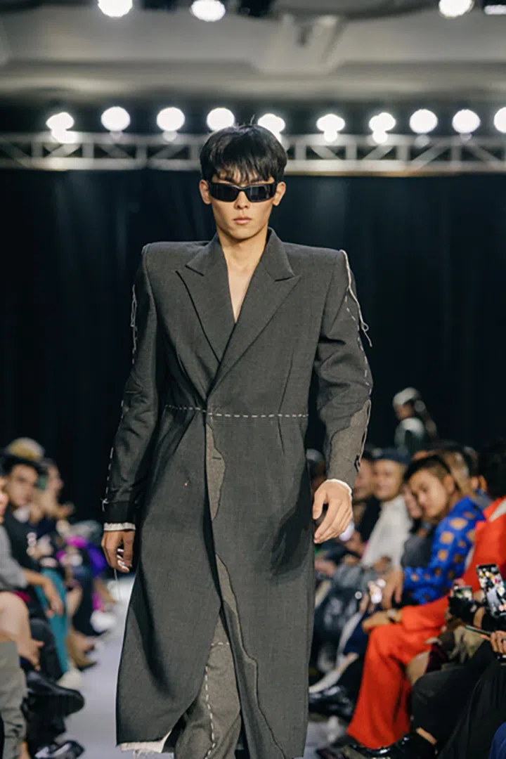Menghour Pan cambodia fashion designer 柬埔寨服装设计师