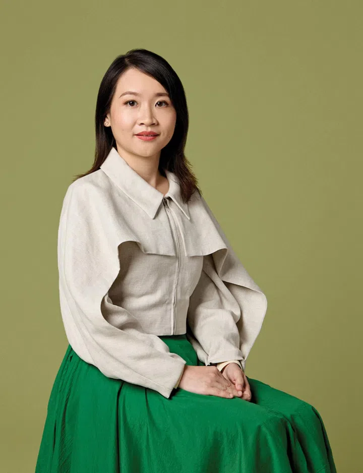 COS外套 $250 及裙子 $190 （图：《女友》拍摄）