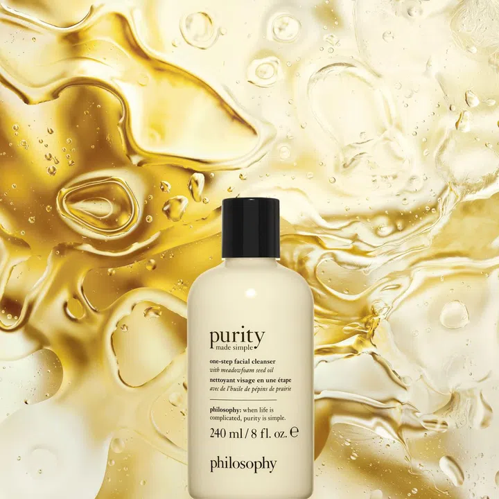 这款明星洁面乳富含天然植物精华，集洁面、卸妆于一身。