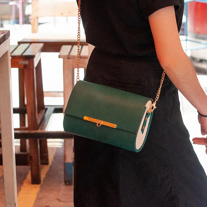 Crafune leather workshop
