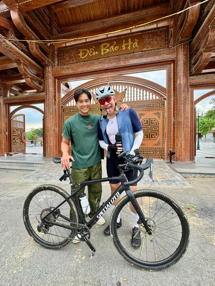 郑斌辉与陈邦鋆参加《骑心协力》