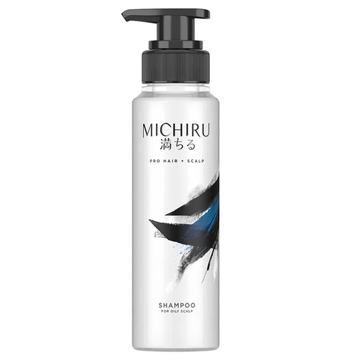 来自日本的护发品牌Michiru，近来推出一系列抗脱发产品中就包括这款适合油性头皮的洗发精。当中所有成分皆严选自日本，像是樱花、水稻胚芽、柚子精粹等，用后头皮更清爽，还能减少高达95%的头发断裂问题。售于Guardian