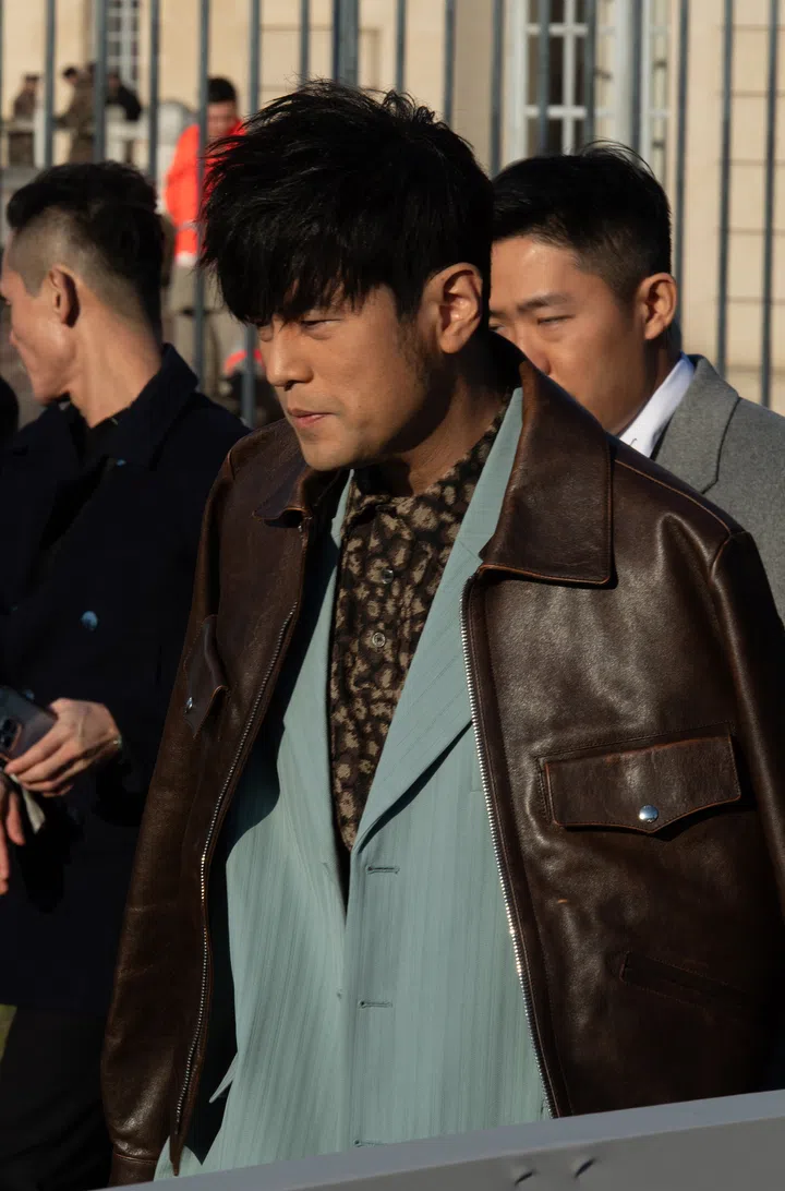 周杰伦不时在IG 分享和明星好友的合照，不少海外明星大咖也成了周董家的座上宾。