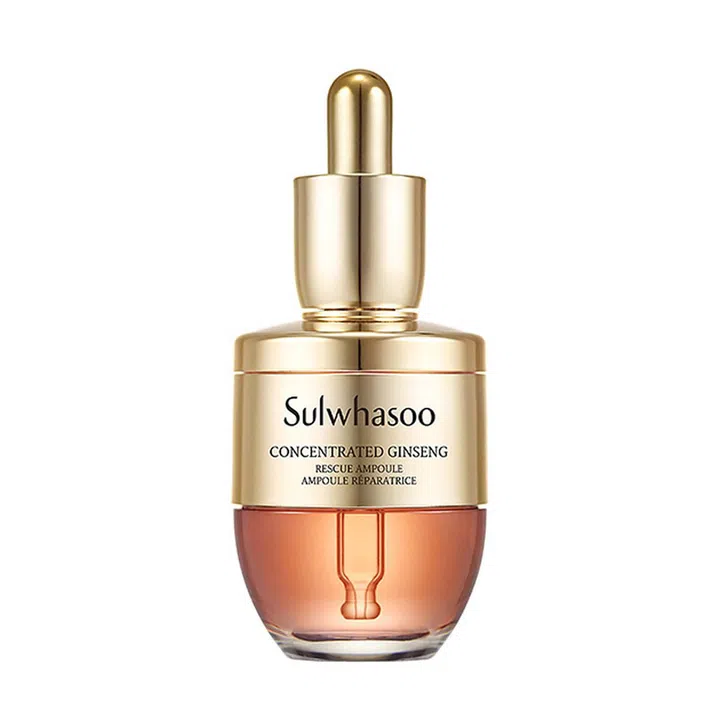 一直以来钻研人参护肤功效的Sulwhasoo，近来推出革命性的新产品Concentrated Ginseng Rescue Ampoule安瓶。新品除了含有卓越抗老化的GinsenomicsTM 6000倍人參精萃，还加入了珍稀的人参莓果精华，可改善毛孔粗大、提升肌肤弹性和强化保湿。将瓶子反方向转动启动精华，连续三周每晚使用，肌肤就能有所改善。