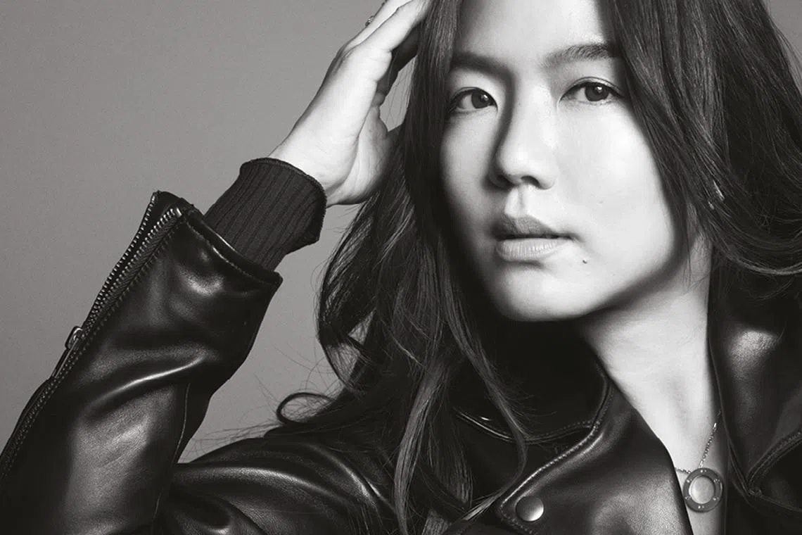 瑞恩不再害怕展现真实的自己- NUYOU SINGAPORE《女友》 - 最时尚中文杂志| NUYOU Singapore