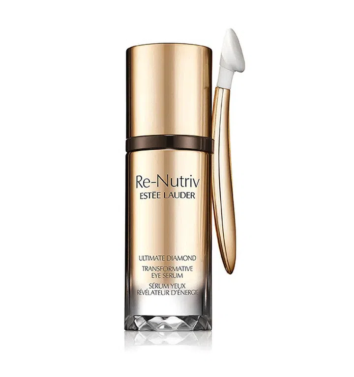 全新Estee Lauder Re-Nutriv Ultimate Diamond Transformative Eye Serum眼部精华，采用顶级的黑钻松露萃取促进肌肤细胞更新，再结合专利的焕颜科技，短短两个小时内就能促进胶原蛋白增生！配合随附的Sculpted Ceramic Eye Wand按摩棒，可更有效地改善浮肿和细纹，令眼部肌肤看来更紧致、年轻。