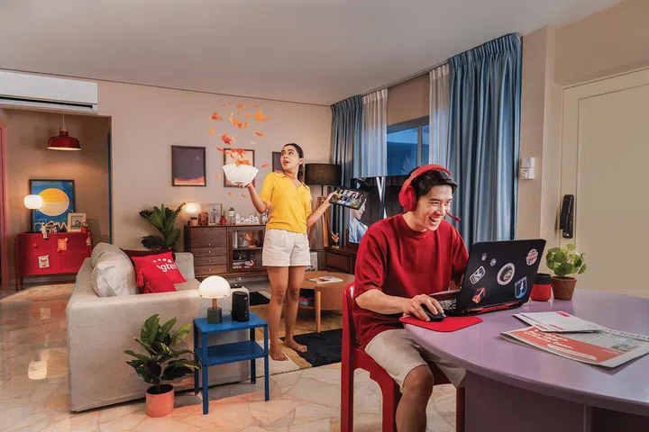 NTUC会员能以高达50%的折扣优惠享有新电信的配套，让全家人一起享受移动网络、宽带服务及电视配套等服务。