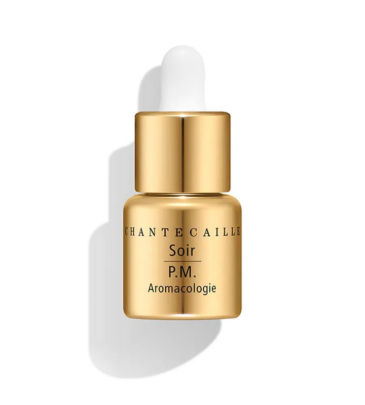 创办人Sylvie号称它为“保养界的Rolls-Royce”，信心满满，足见新品来势汹汹。这款晚间使用的“小金瓶”，含有24K金和晚间修复酶，每隔三个月连续使用28天，据说就能有效改善皱纹、紧致度和亮泽度。