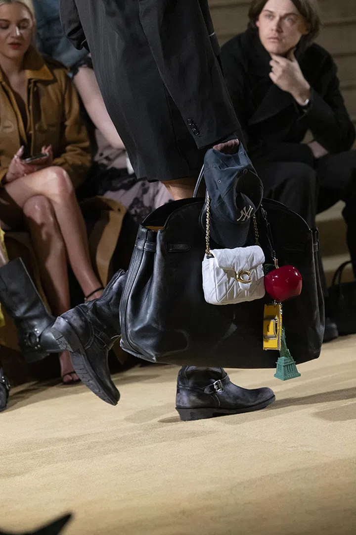 COACH Empire 48 tote (POA), Times Square Tabby 17 bag提袋 $750