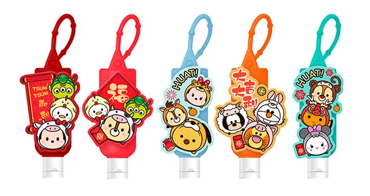 疫情期间搓手液必不可少！趁着新年期间，LIFEBUOY特别与Disney Tsum Tsum合作，推出一系列造型可爱的搓手液，带出门去也很应节呢！