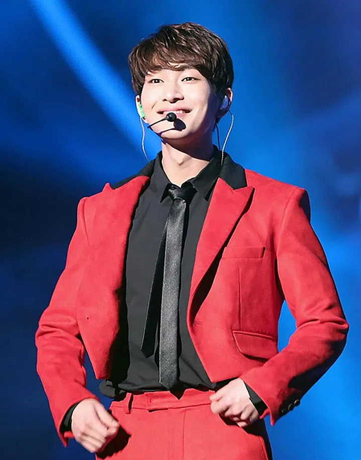onew SHINee