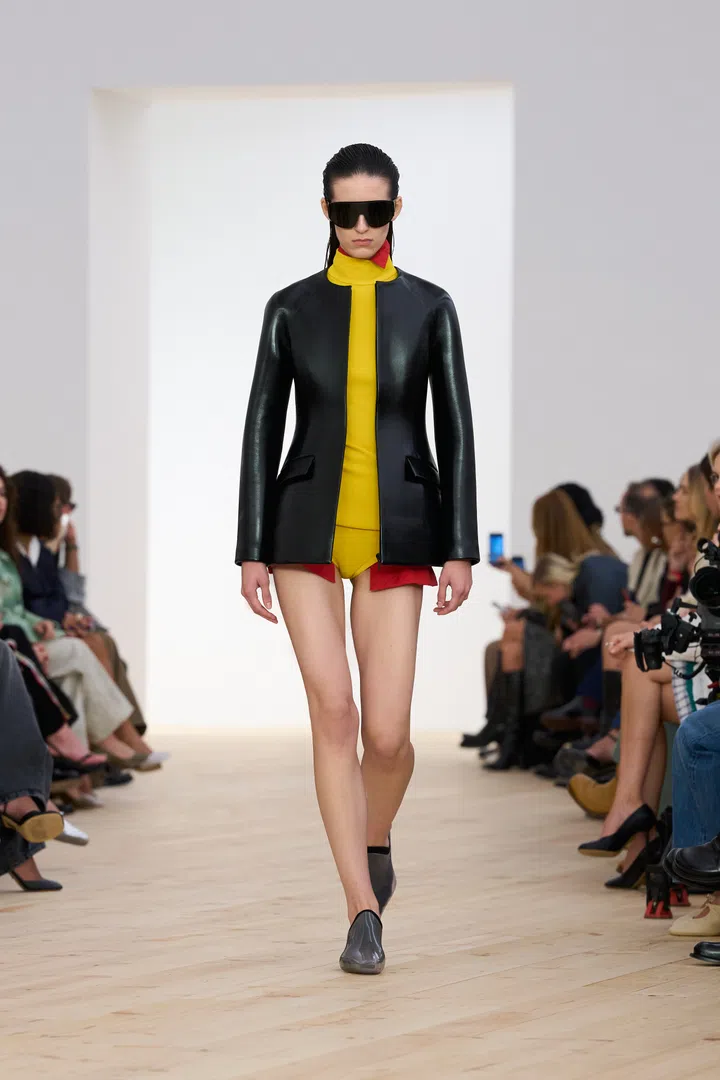 Jack McCollough与Lazaro Hernandez设计的首个Loewe 2026春夏女装系列