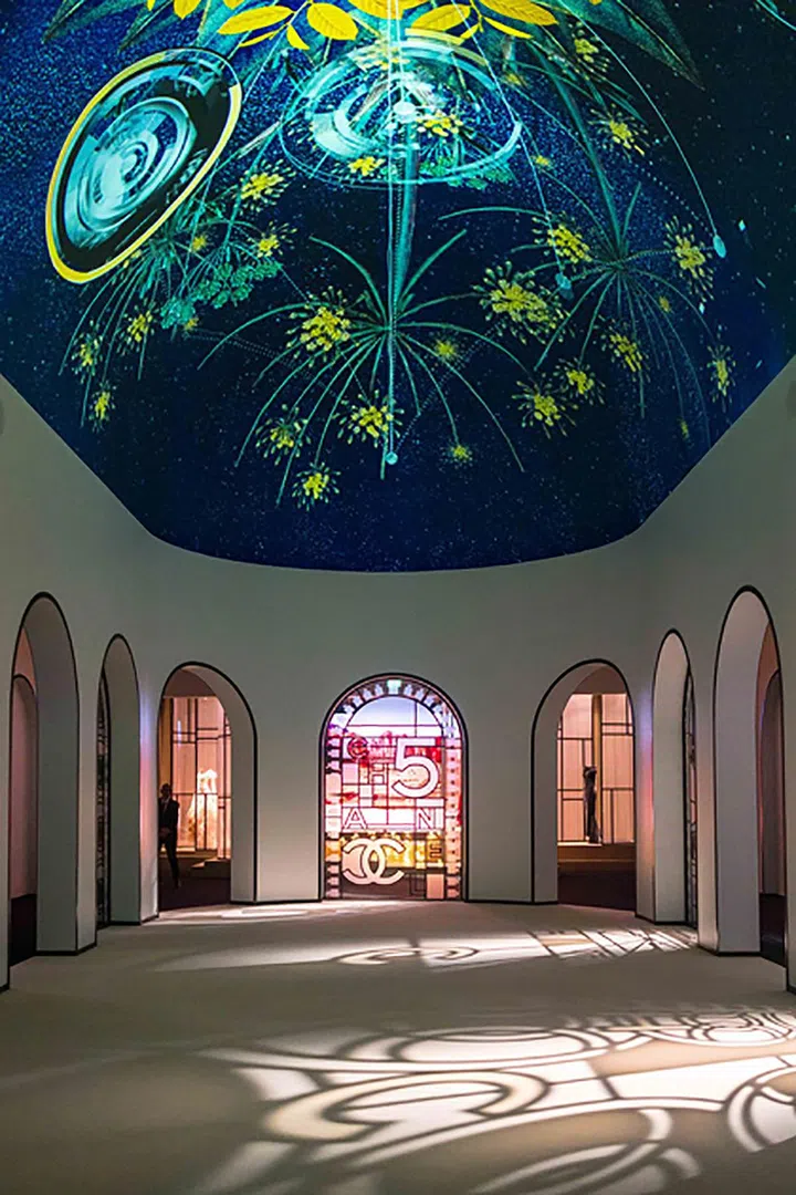 图 Edward Berthelot for Chanel Singapore