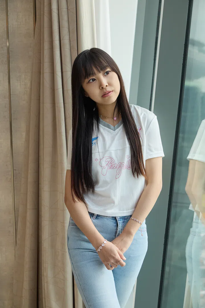 POP MART潮玩Pino Jelly的设计师Yumi说，这个软糖男孩有自己的生命轨迹。