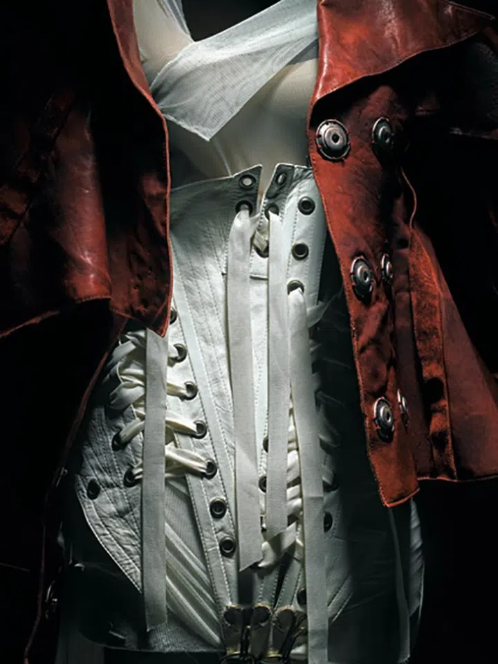 2006年春夏高定系列 (Dior Héritage collection, Paris. Photos ©Laziz Hamani)