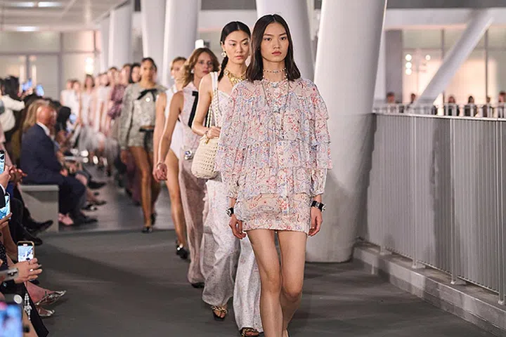 香奈儿香港早春度假时装秀